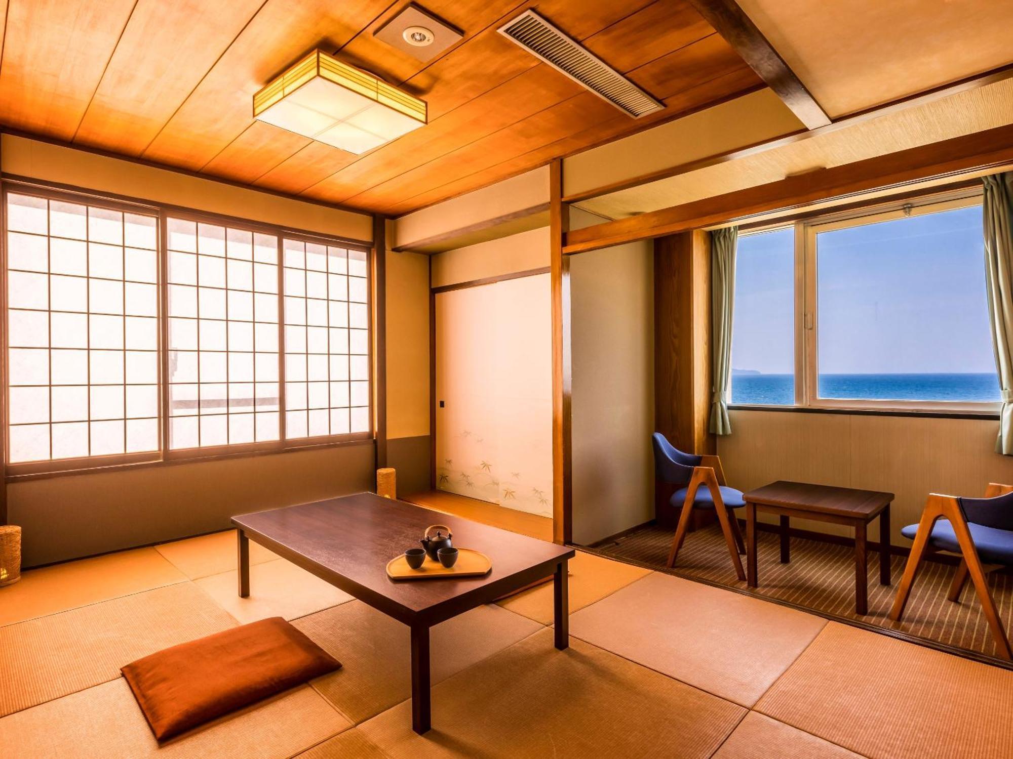Готель Ooedo Onsen Monogatari Kaike Йонаґо Номер фото